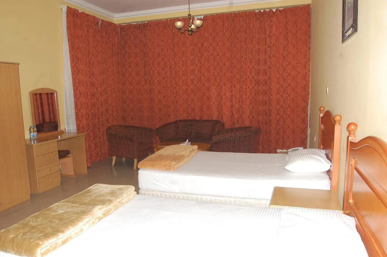 الشارقة Al Amwaj Hotel