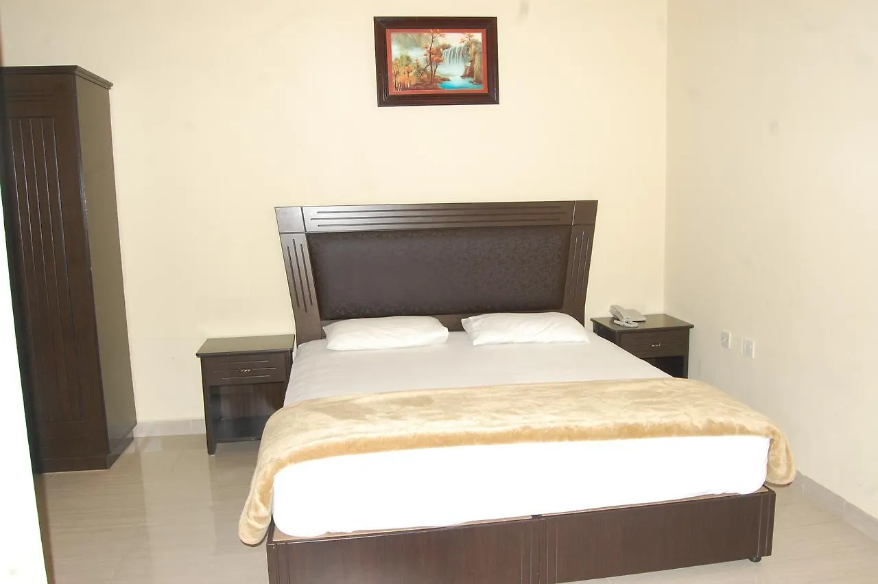 الشارقة Al Amwaj Hotel
